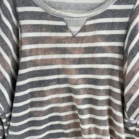 Kut from the Kloth Sweater Womens Large Fleece Cropp Long Sleeve Round Neck - Picture 3 of 11